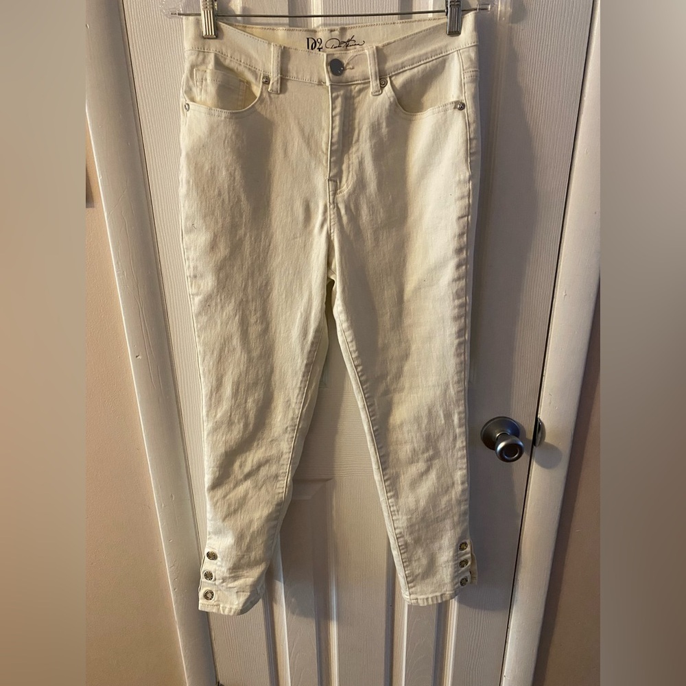 DG2 by Diane Gilman white High-Waisted Jeans with Button Detail